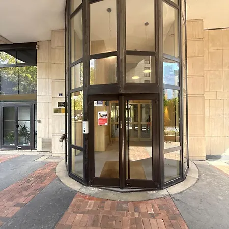 Quiet&secure La Défense Paris 10 Minutes Appartement *